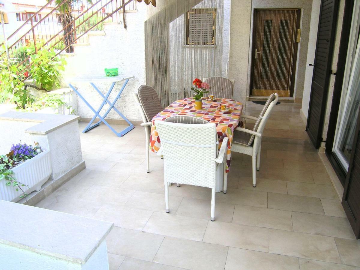 Apartment Zora Krk Town Exterior photo